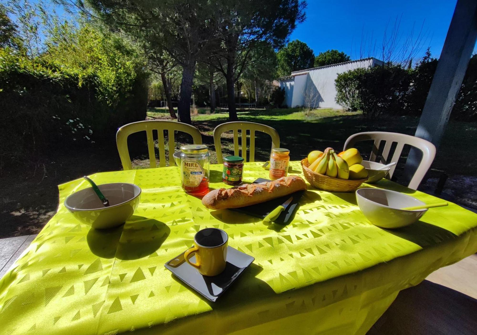 Les Gites De Ginestas Bagian luar foto